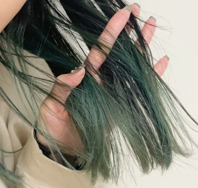 แชมพูสีม่วงใช้กับผมสีน้ำเงินได้ไหม?